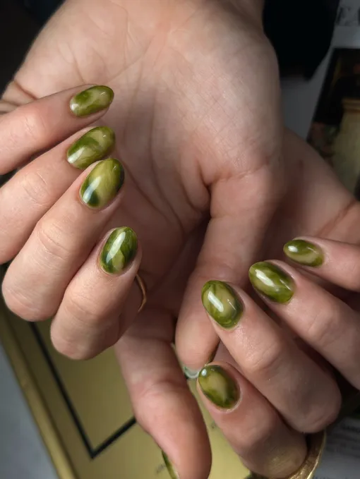 Модный маникюр на январь-2026