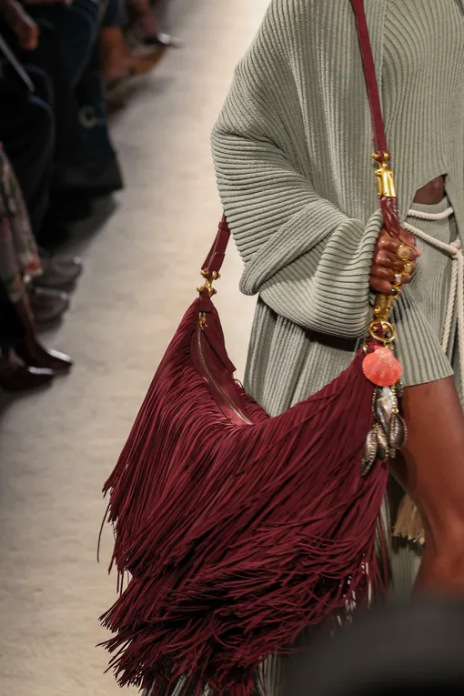 Balmain, весна-лето 2026 модная сумка с бахромой на весну 2026