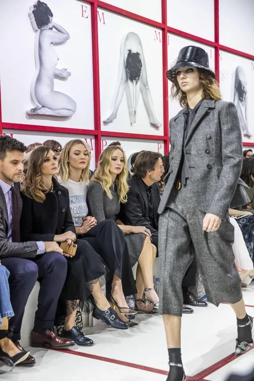 Дженнифер Лоуренс на показе Dior Дженнифер Лоуренс на показе Dior