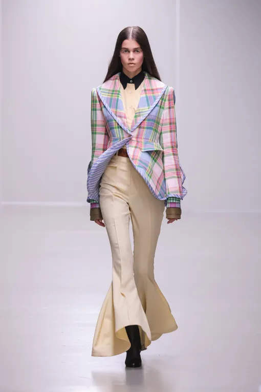 Какие брюки купить на весну