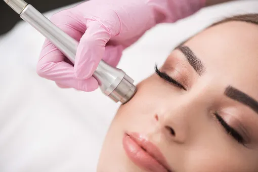 Аппаратная косметология: новая процедура в салоне красоты «Мильфей»