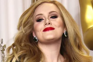 Роман Абрамович сделал Адель предложение