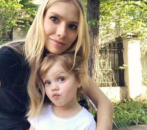 Елена Перминова с дочерью
