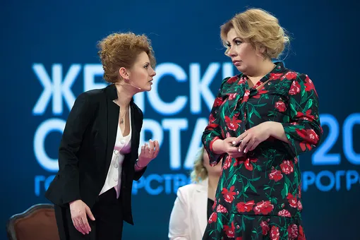 Наталья Еприкян и Марина Федункив в шоу Comedy Woman