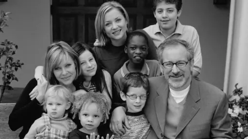 Стивен Спилберг воспитывает семерых детей