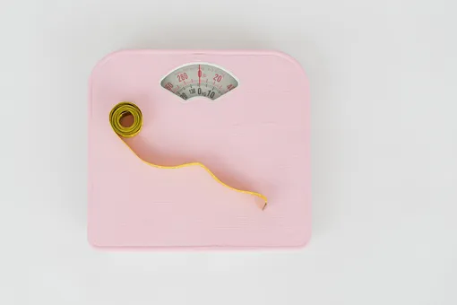 лишний вес не только негативно влияет на обмен веществ и здоровье в целом, но и ухудшает умственные способности