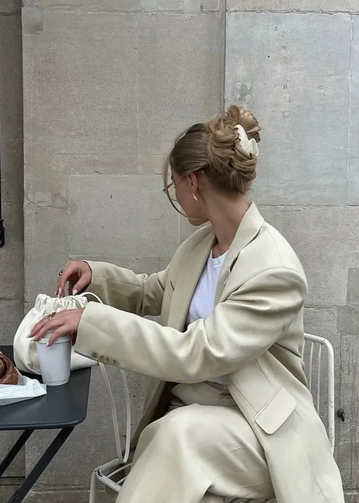 Как заколоть волосы с помощью крабика Как заколоть волосы с помощью крабика