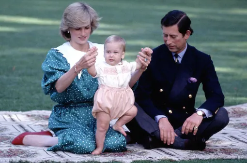 Принц Чарльз и принцесса Диана с принцем Уильямом