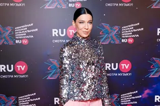 Певица Елка вспомнила о проблемах с алкоголем: «Взрослое похмелье стареющей женщины, а тебе 21»