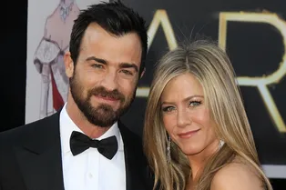 Вопрос недели: Стоит ли менять фамилию после свадьбы?