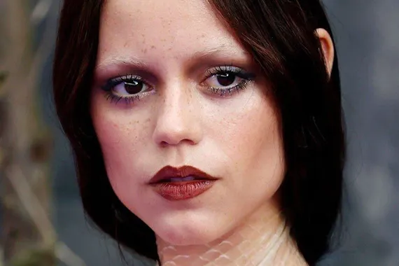 Что такое tired girl makeup, и почему он в моде в 2025-м