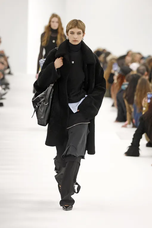 Показ Givenchy Показ Givenchy