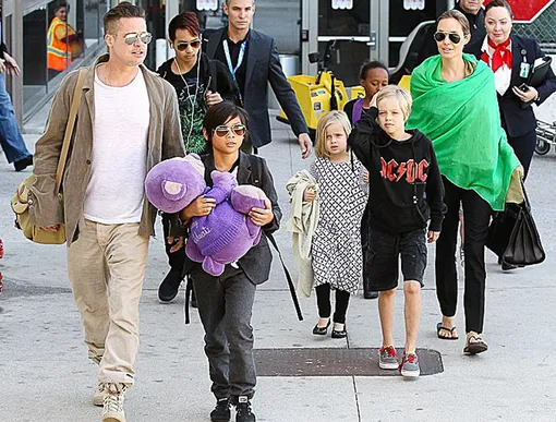 Анджелина Джоли и Брэд Питт с детьми, 2014