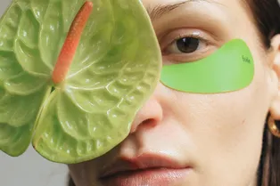 10 лучших патчей для глаз, которые действительно помогают выглядеть свежее