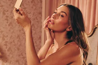 Маникюр Babydoll — новый тренд из кампейна Victoria’s Secret, и вам точно стоит его повторить