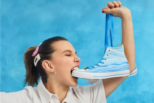 Маленький дизайнер: Милли Бобби Браун запустила коллаборацию обуви с Converse