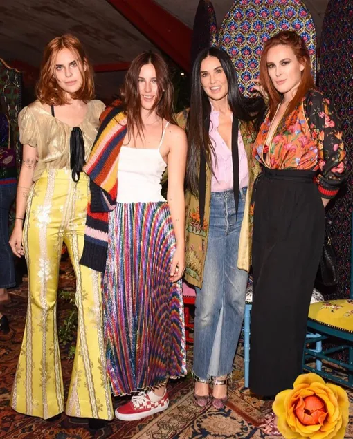 Деми Мур с дочерьми