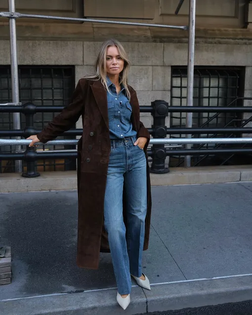 Модные прямые джины на весну 2026