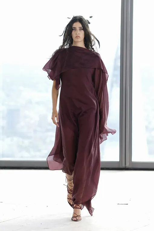 платье с накидкой модное