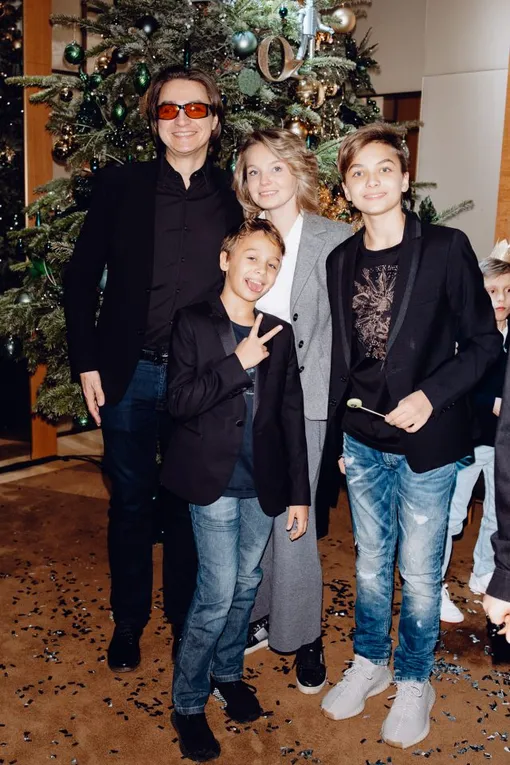 Сергей Филин с женой и детьми
