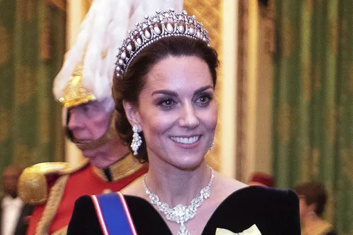 Кейт Миддлтон играет в королевской семье особую роль — и на нее сейчас большая надежда