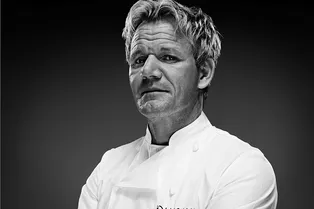 Жареная курица с баклажанами, цукини и томатами от Гордона Рамзи