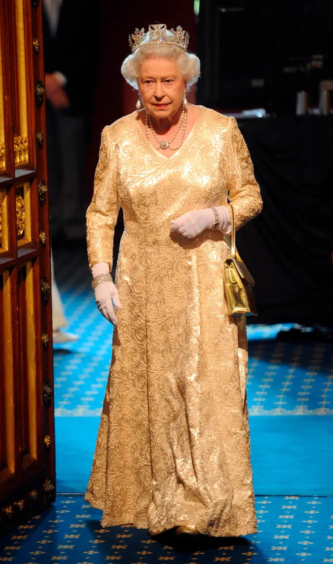 Платье королевы Елизаветы в 2010 году
