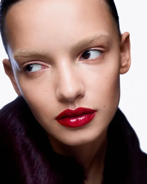 красная помада