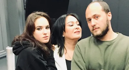 Лариса Гузеева с дочерью Ольгой и сыном Георгием