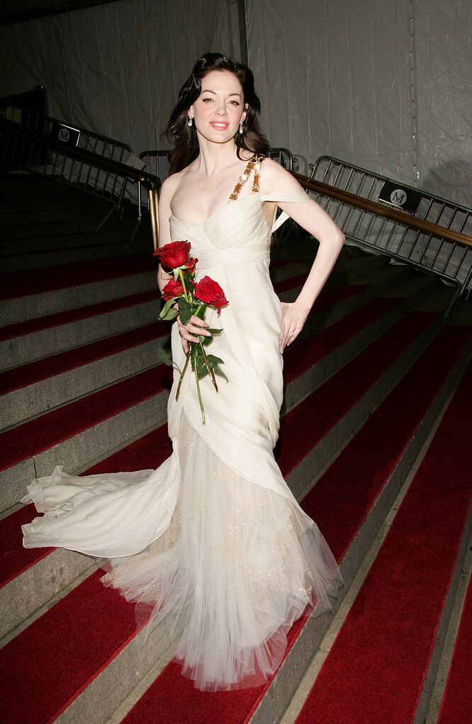 Роуз МакГоуэн на Met Gala в 2007 году