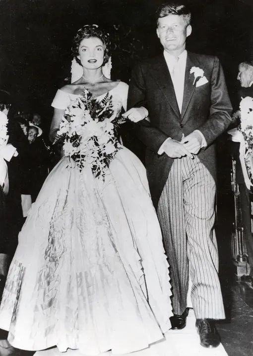 За 10 дней до бракосочетания свадебное платье Жаклин Кеннеди было испорчено
