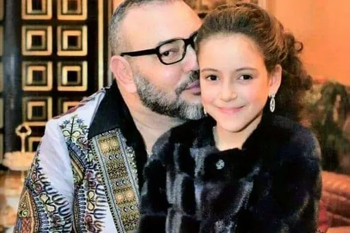 С младых ногтей: 11-летняя дочь короля Марокко снялась для обложки глянца