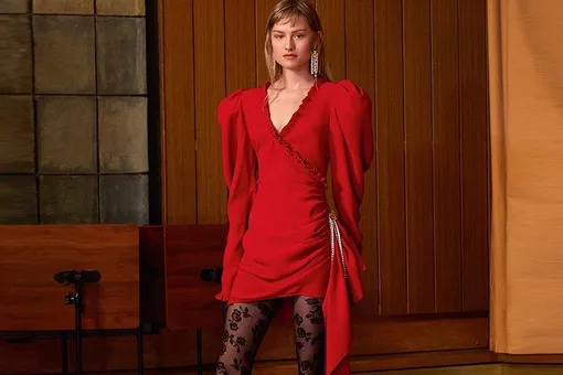 В стиле Кармен: 10 красных платьев для идеального свидания