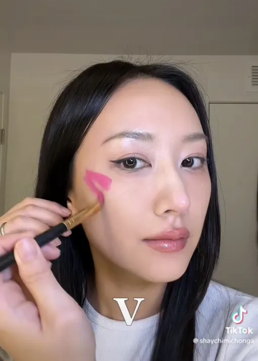 «Алфавитный» макияж — новая техника нанесения румян