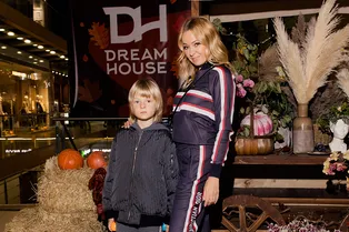 Яна Рудковская посетила открытие модного детского универмага DREAM HOUSE KIDS Яна Рудковская посетила открытие модного детского универмага DREAM HOUSE KIDS