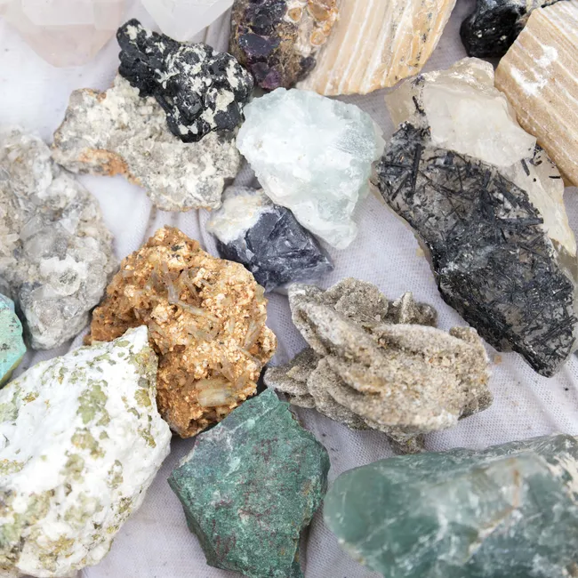 Цитрин и не только: какие камни помогут добиться успеха в карьере