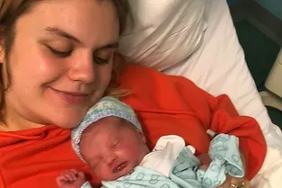 20-летняя студентка узнала о своей беременности только после того, как внезапно родила 20-летняя студентка узнала о своей беременности только после того, как внезапно родила