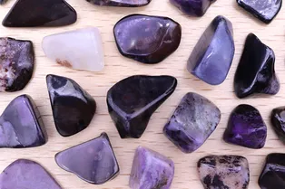Сугилит: значение и магические свойства камня