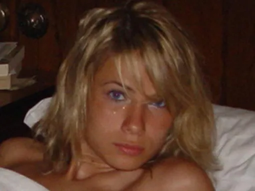 Айза Долматова в 17 лет