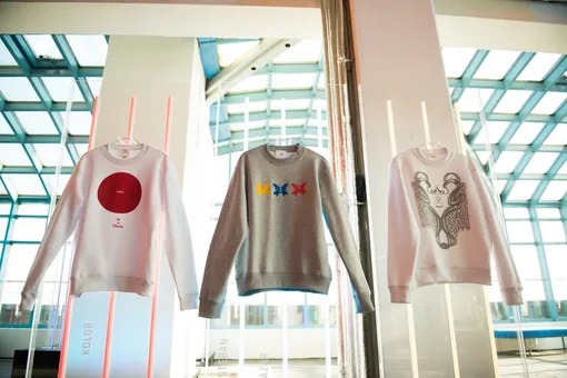 Свитшоты из коллекции #YooxSoccerCouture от брендов Kolor (Япония), Esteban Cortazar (Колумбия), Nio Far x Mwami (Сенегал)