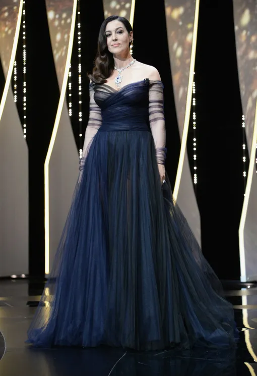 Моника Беллуччи на открытии Каннского кинофестиваля в платье Dior и украшениях Cartier