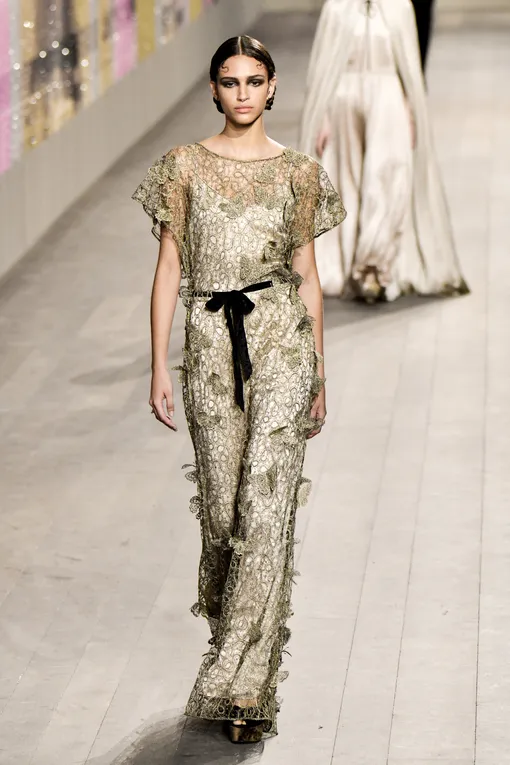 Показ Christian Dior весна-лето 2023 Показ Christian Dior весна-лето 2023