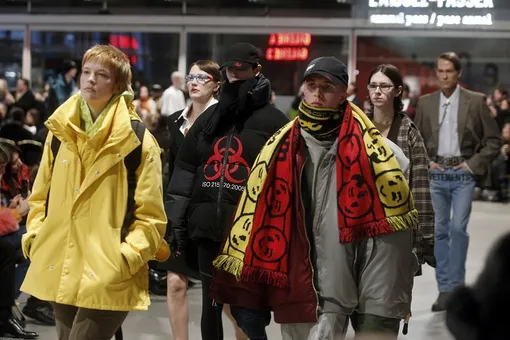 Показ коллекции Vetements весна\лето 2017 Показ коллекции Vetements весна\лето 2017