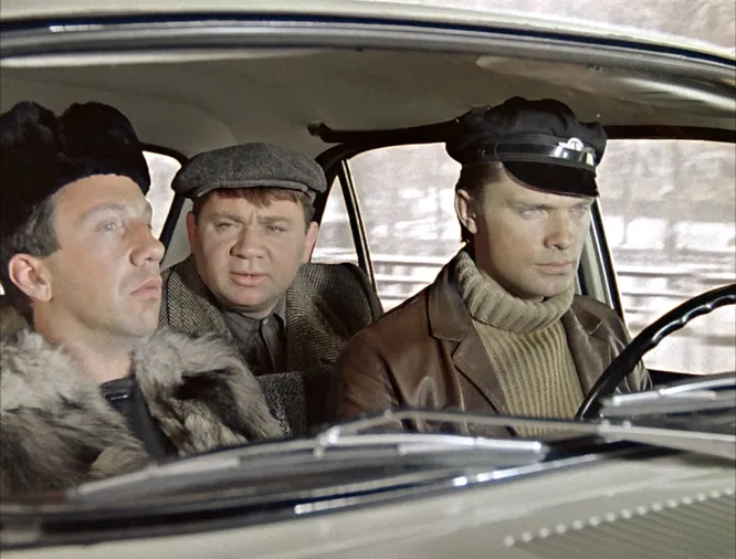 «Во деревня, а! Ну ты даешь! Кто ж его посадит, он же памятник!»