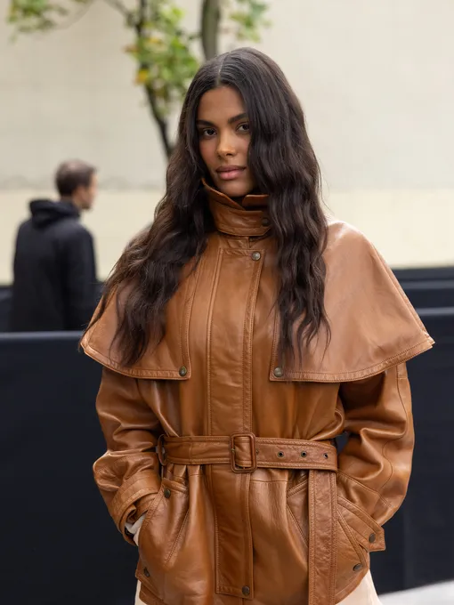 Тина Кунаки Тина Кунаки