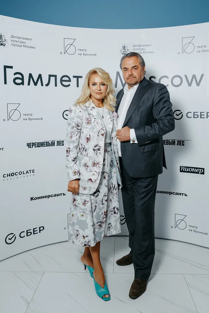 Виктория и Олег Шеляговы на премьере спектакля в Театре на Бронной