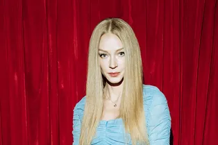 «Абсолютно нага» на шоу была только Катя Варнава: Светлана Ходченкова продемонстрировала безупречные ноги, а Полина Гагарина — стальной пресс
