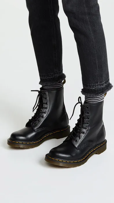 Dr. Martens, 9 546 руб. (Shopbop)