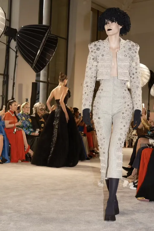 Schiaparelli, кутюрная коллекция осень-зима 2025/2026 Как прошел показ кутюрный показ Schiaparelli