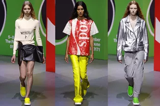 Платье-пакет и другие странные тренды сезона в новой коллекции JW Anderson Платье-пакет и другие странные тренды сезона в новой коллекции JW Anderson